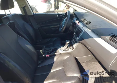 2010 Volkswagen Passat Komfort z USA, uszkodzony, nr VIN WVWJM9AN4AP042509